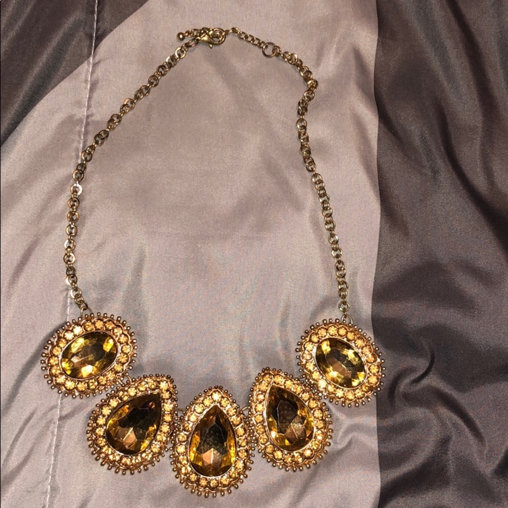 Gold bulky necklace
